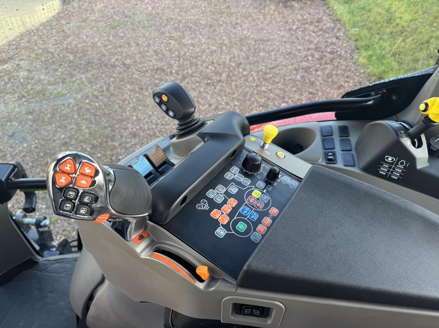 Demo Case IH Vestrum 130 & loader Image