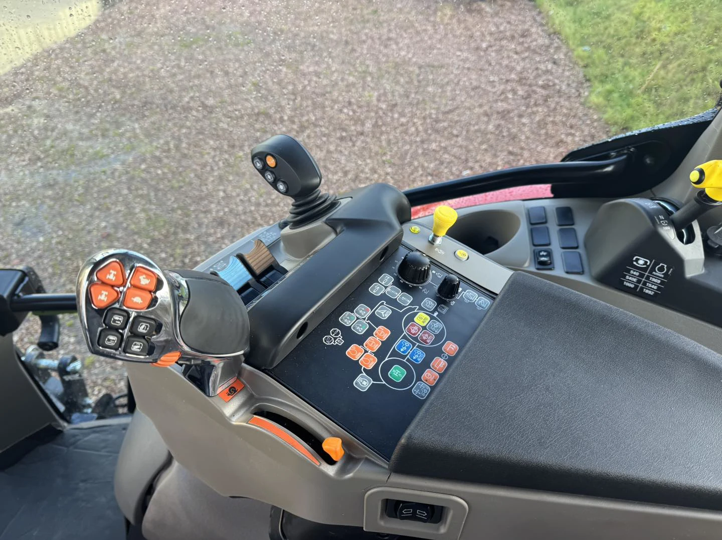 Demo Case IH Vestrum 130 & loader Image