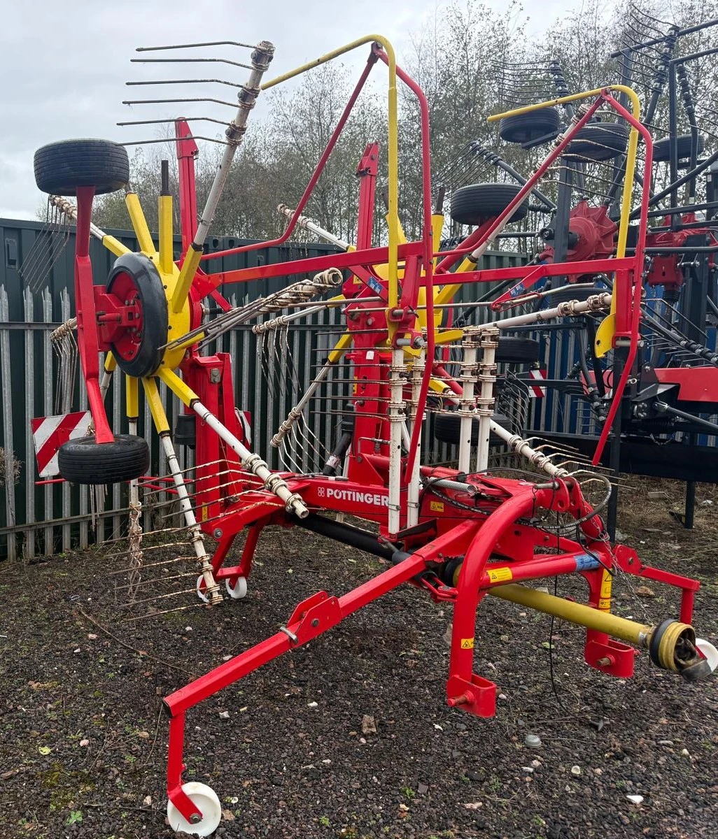 Pottinger 620N Twin rotor rake Image
