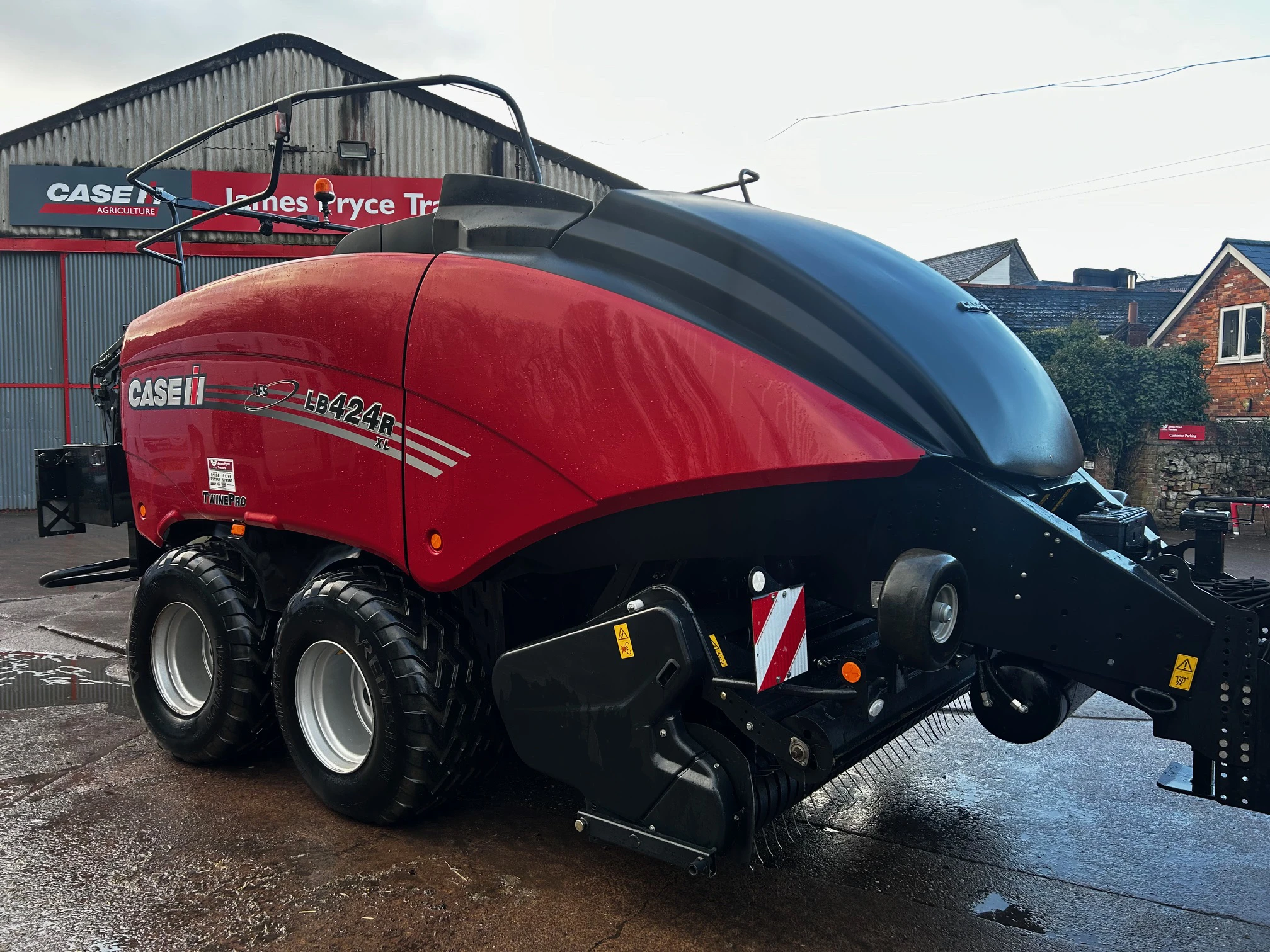 Case IH LB424XL Baler Image