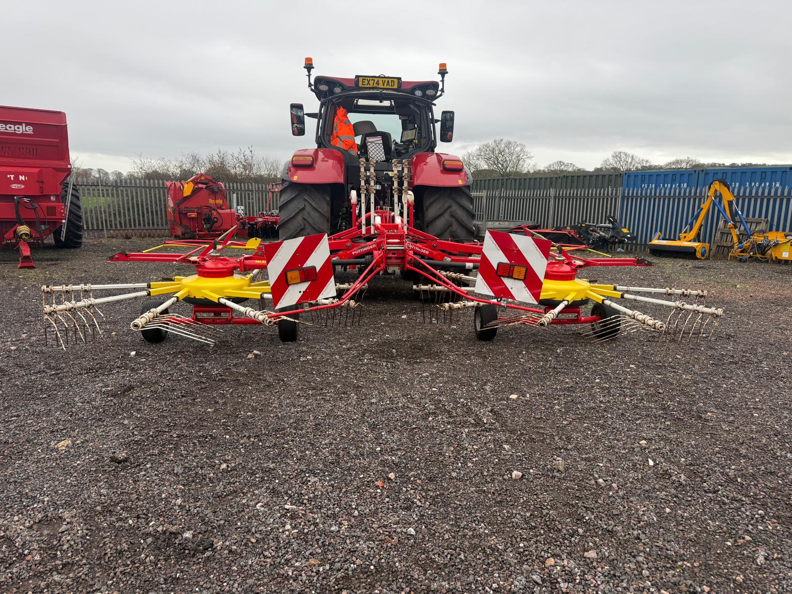 Pottinger 620N Twin rotor rake Image