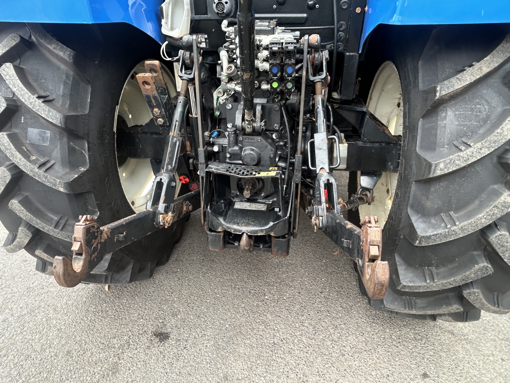 New Holland T5.115 & Quicke loader Image