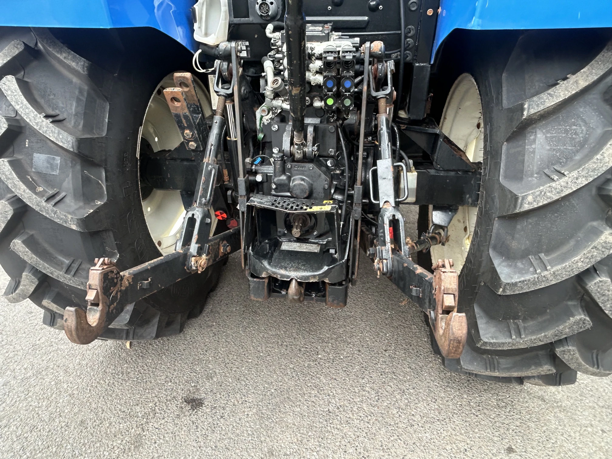 New Holland T5.115 & Quicke loader Image