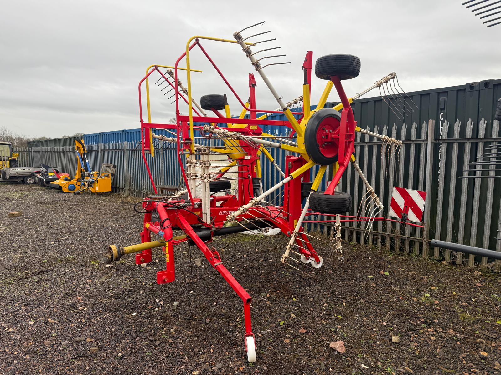 Pottinger 620N Twin rotor rake Image