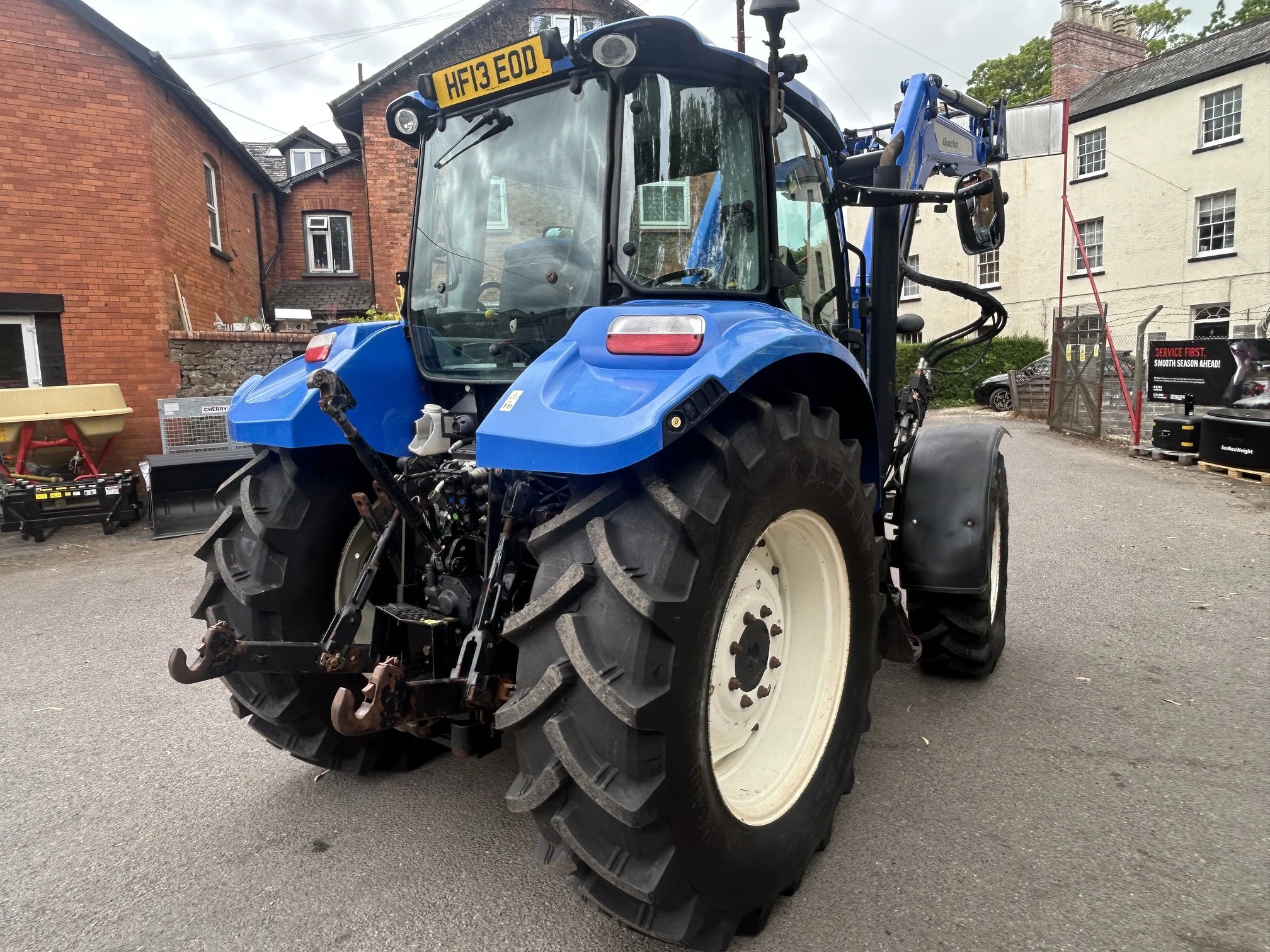New Holland T5.115 & Quicke loader Image