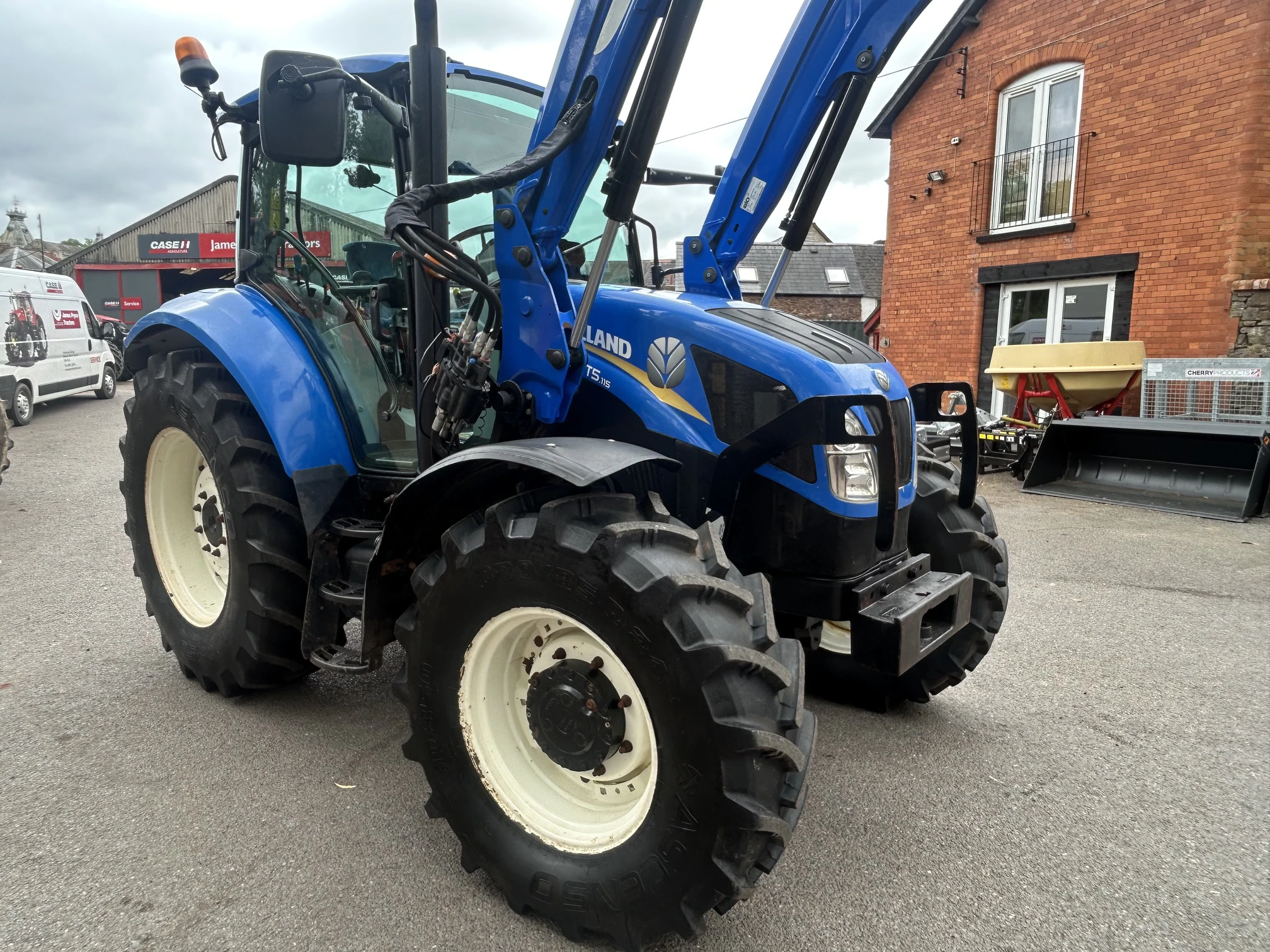 New Holland T5.115 & Quicke loader Image
