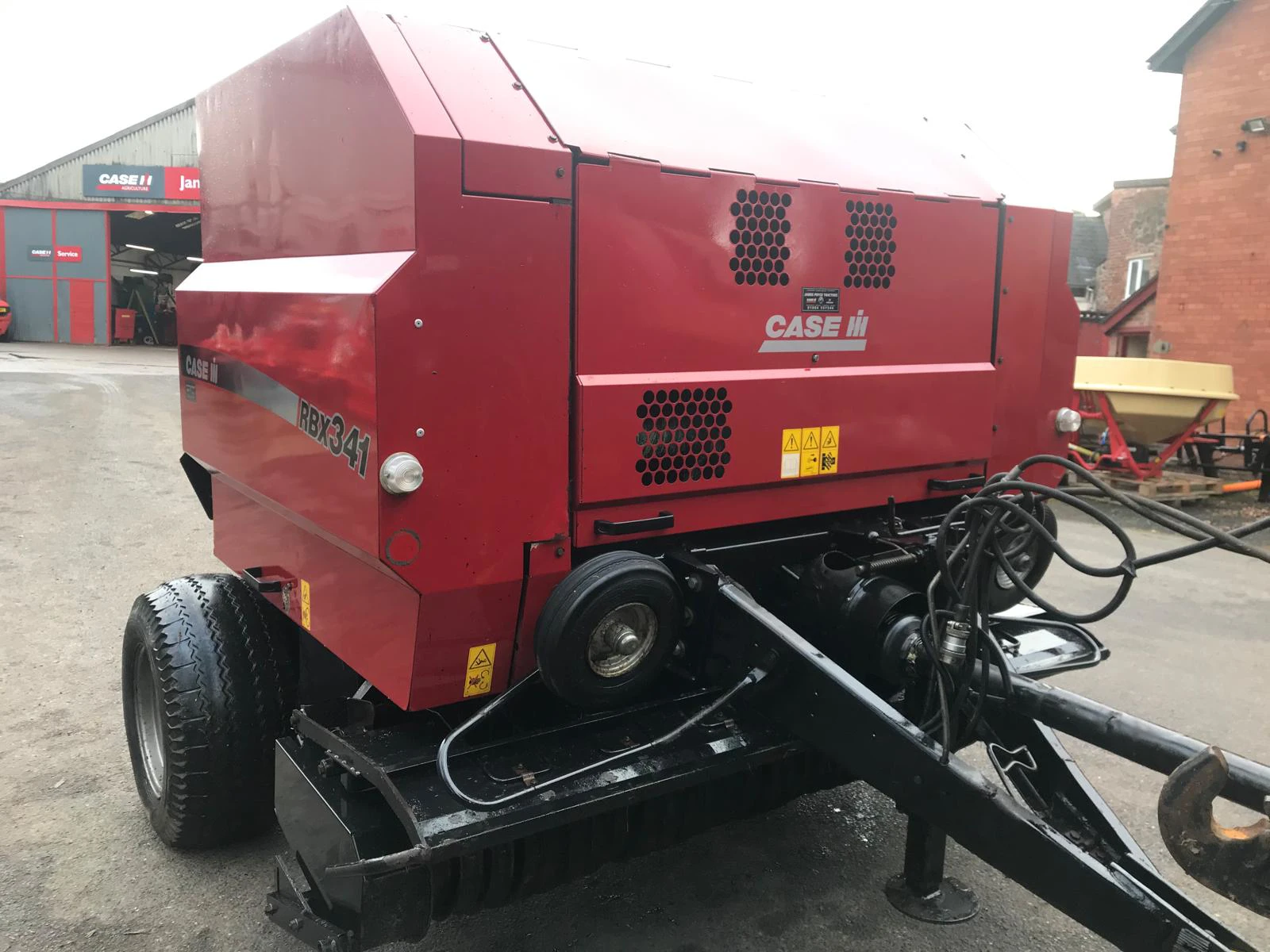 Case IH RB341 round baler Image