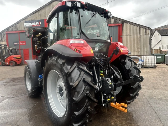 Case IH Farmall 110 Image