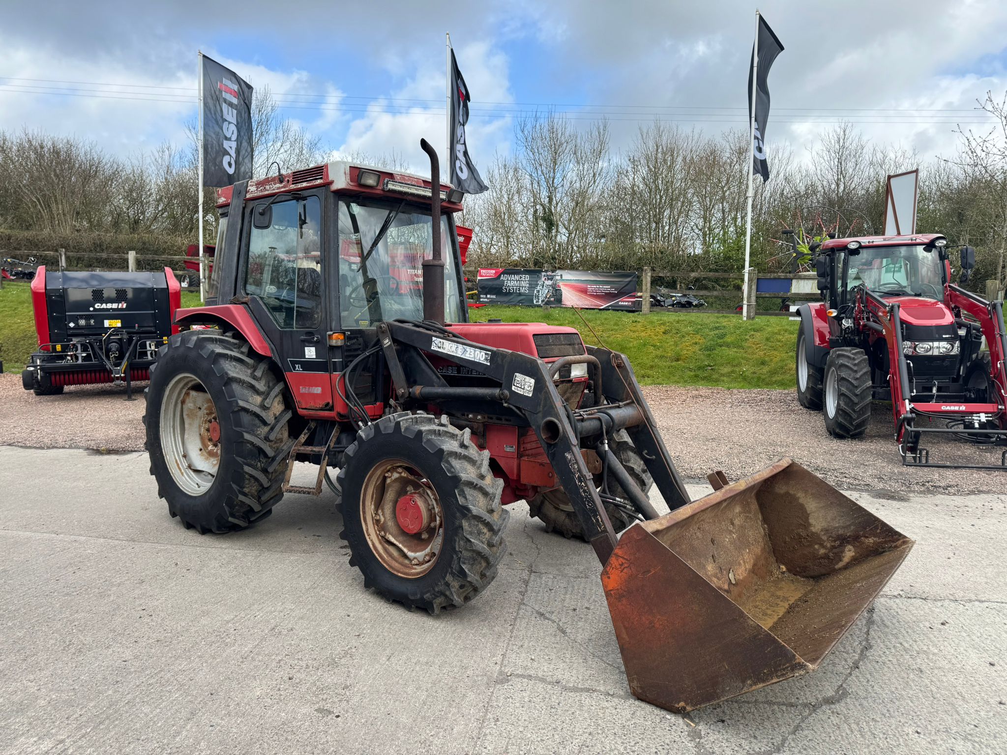 Case IH 895 & loader