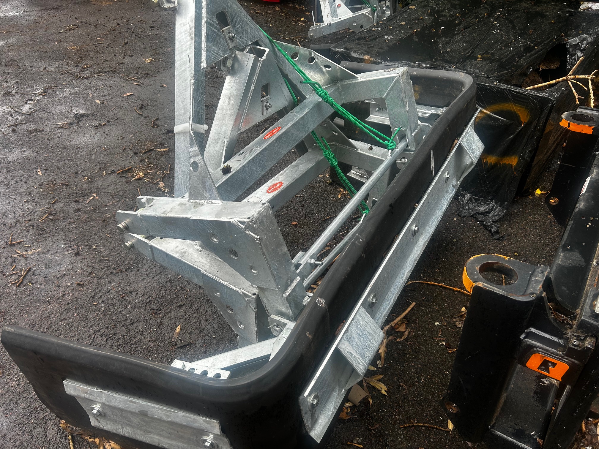 Ritchie Heavy Duty  Yardscraper Image