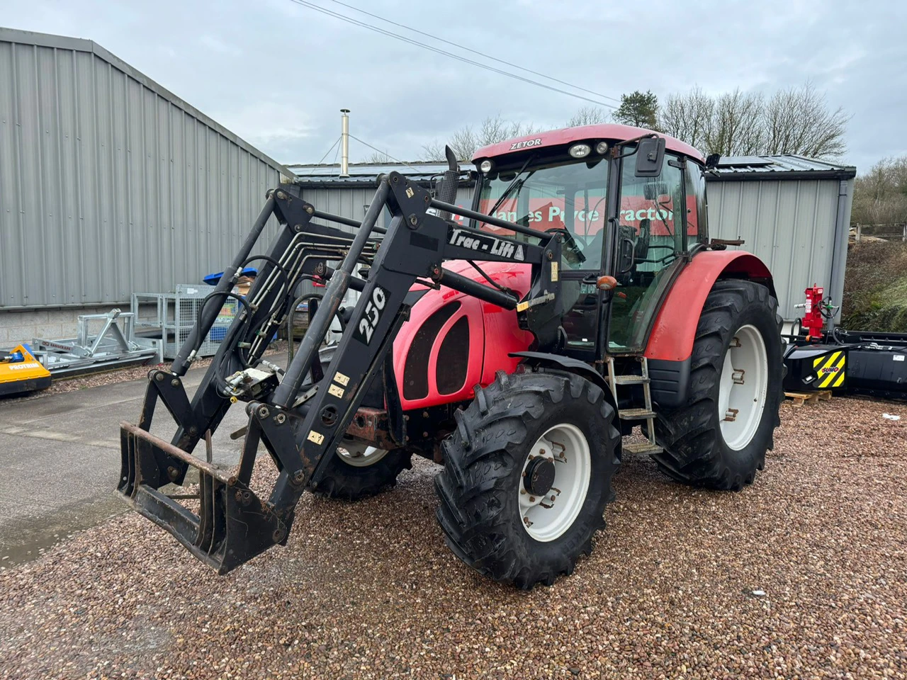 Zetor Forterra 125 & loader Image
