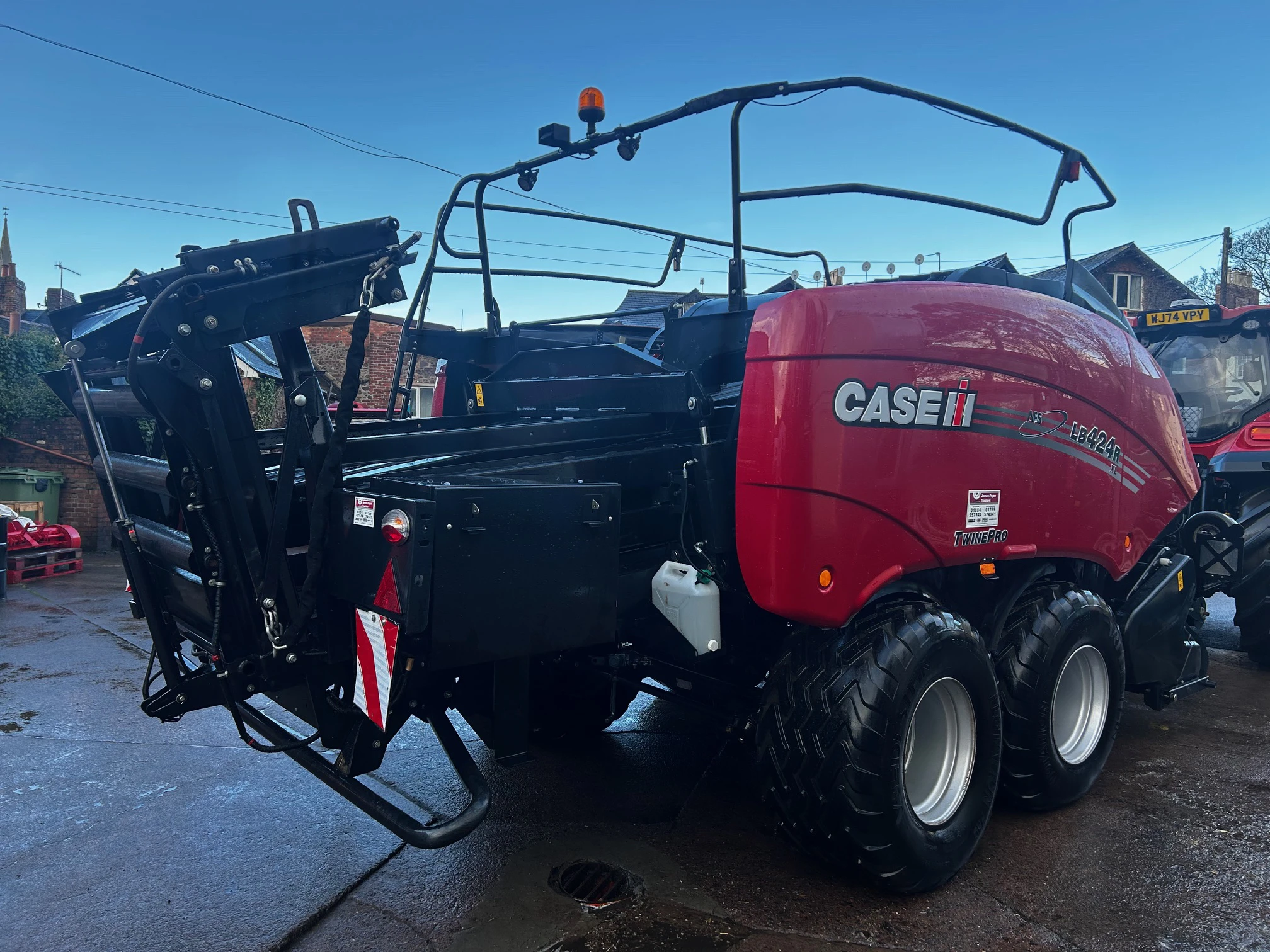 Case IH LB424XL Baler Image