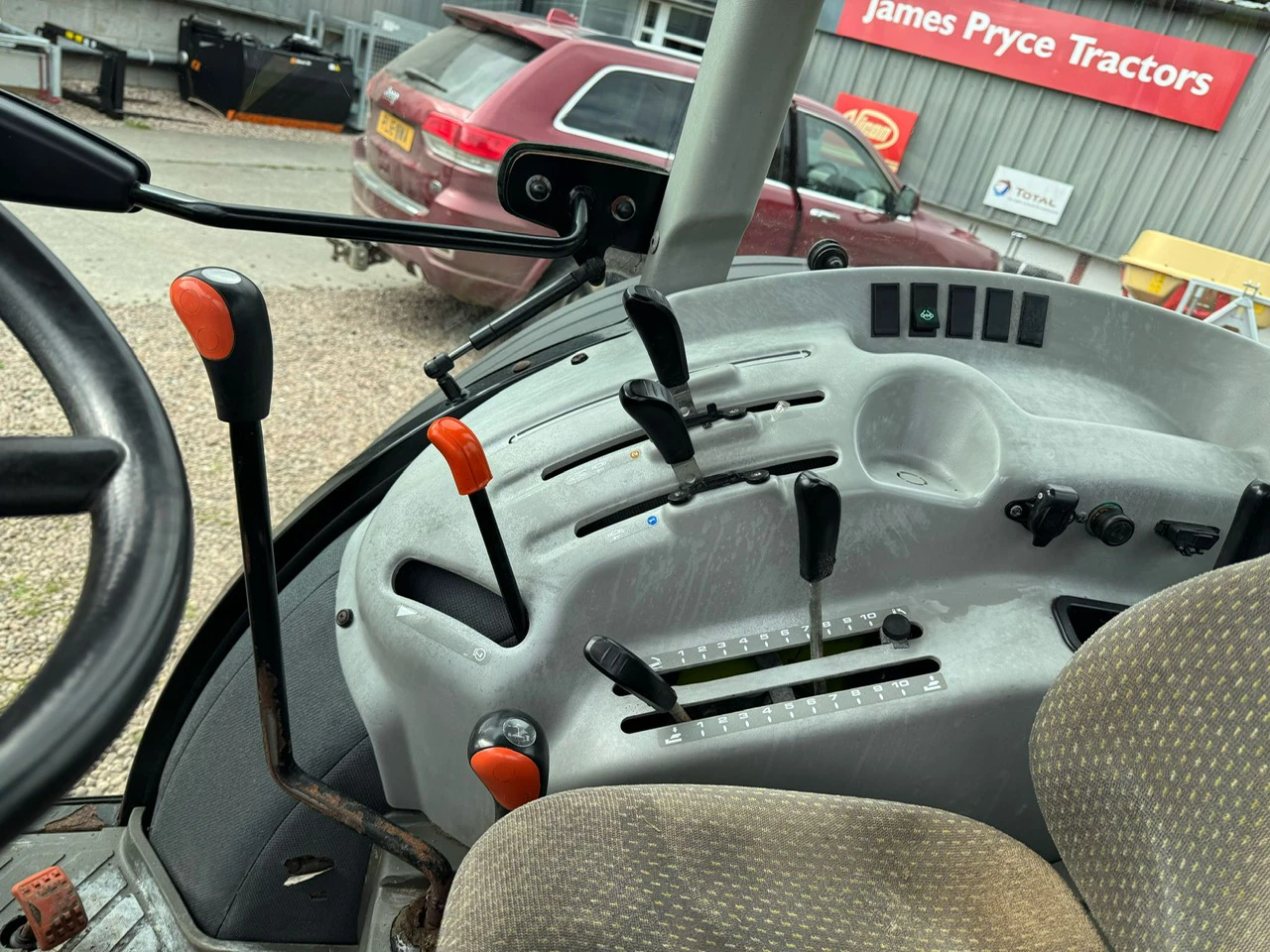 Claas Elios 210 Image