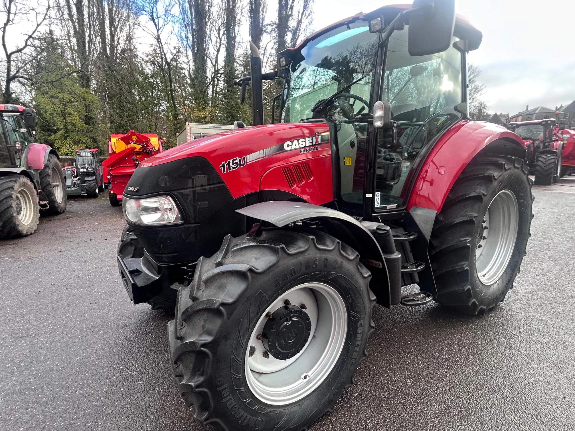 Case IH Farmall 115U Image