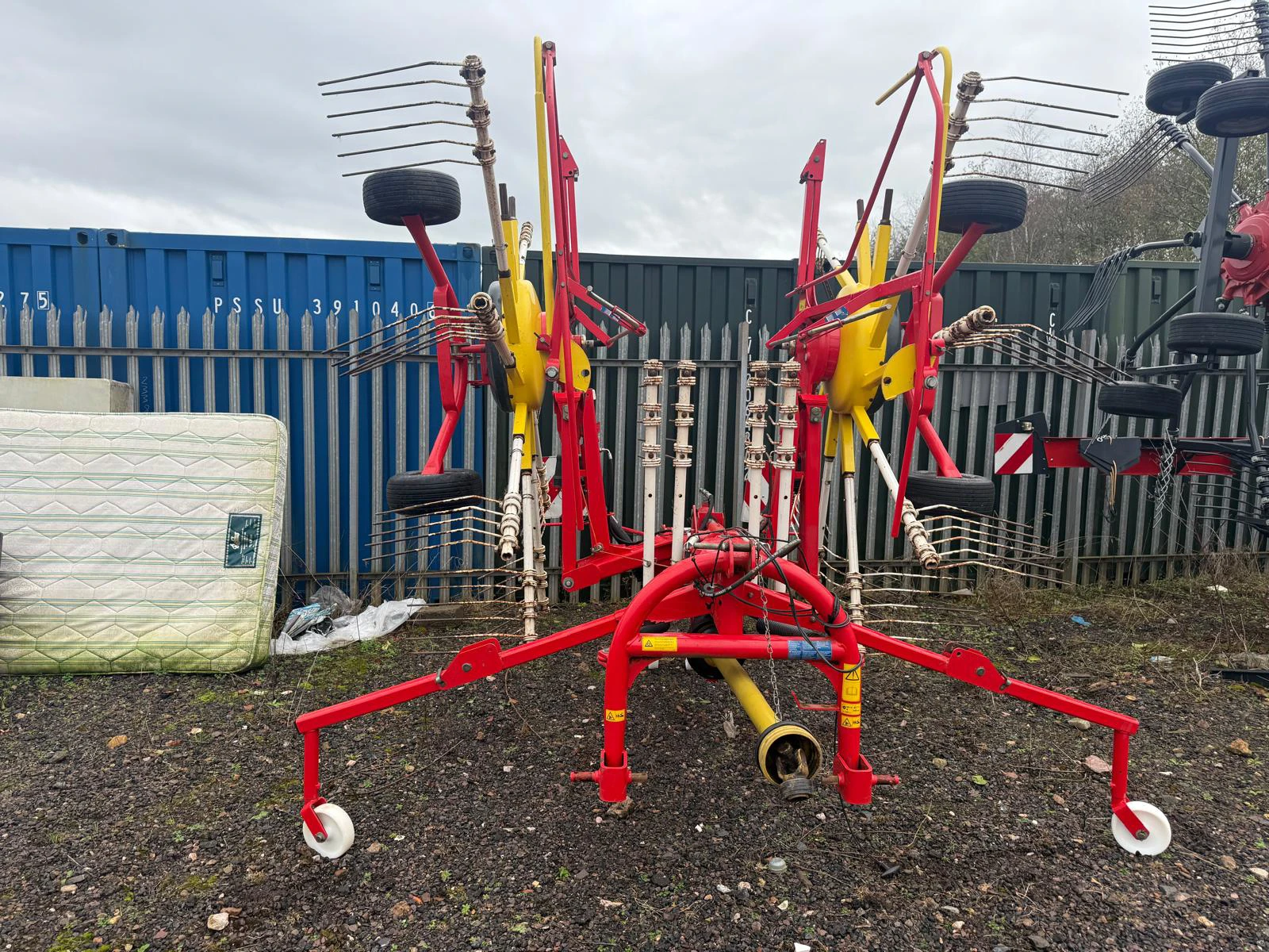 Pottinger 620N Twin rotor rake Image