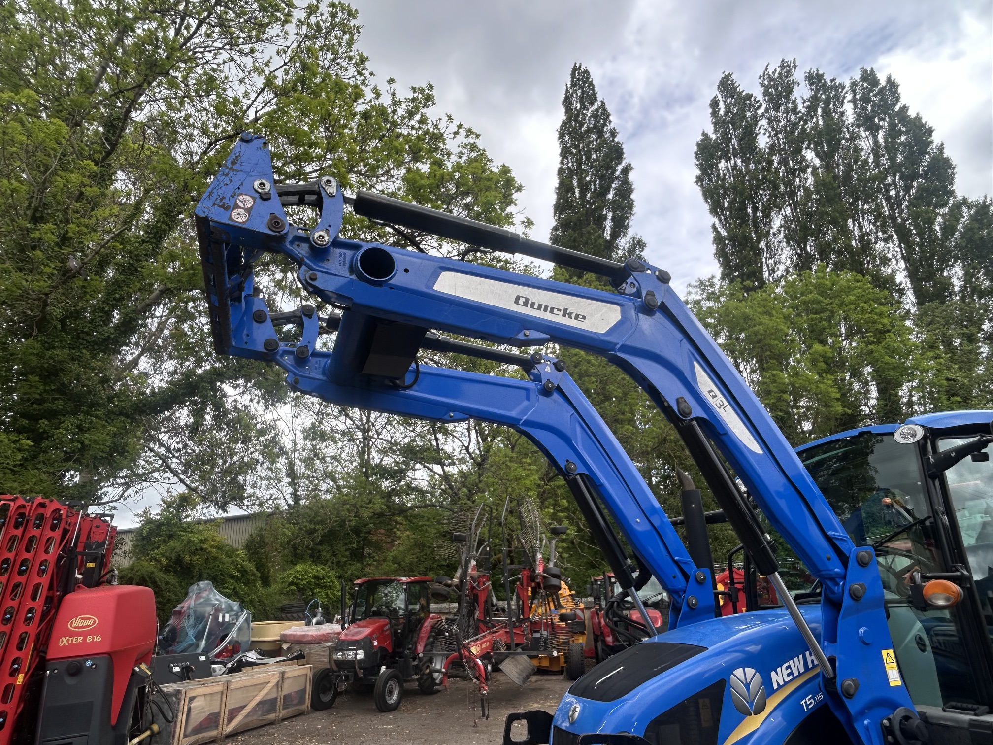 New Holland T5.115 & Quicke loader Image
