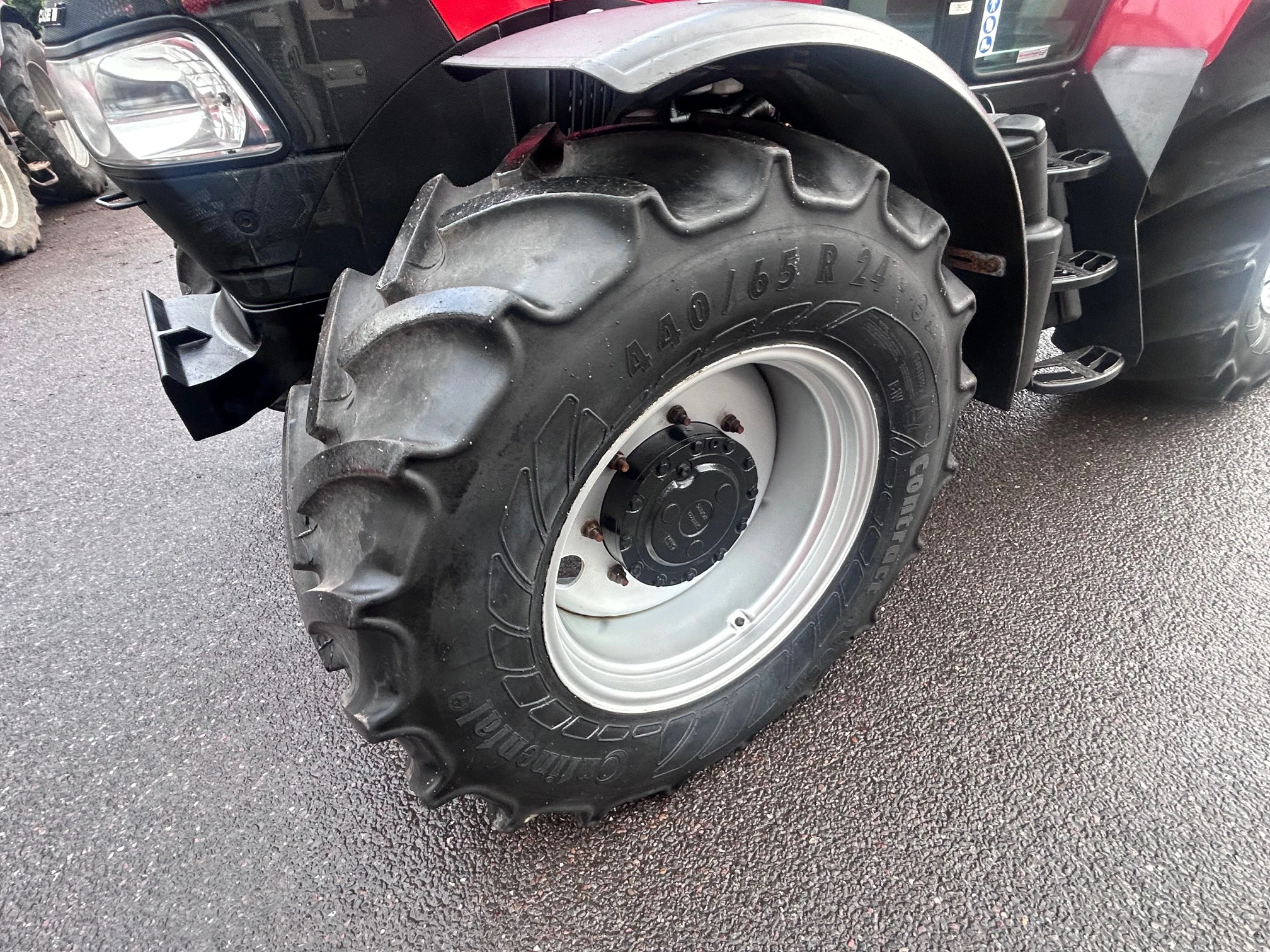 Case IH Farmall 115U Image