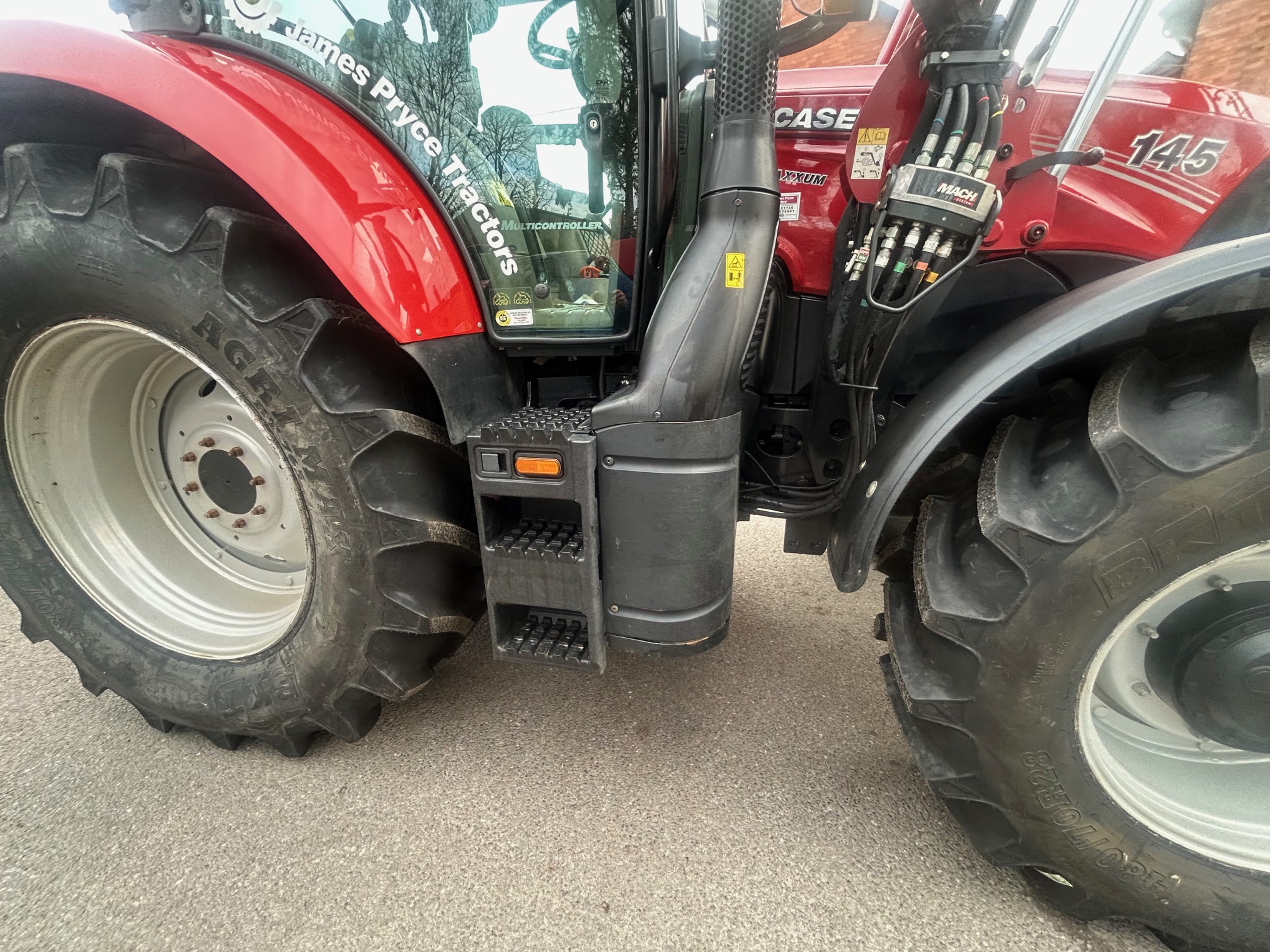 Case IH Maxxum 145 & loader Image