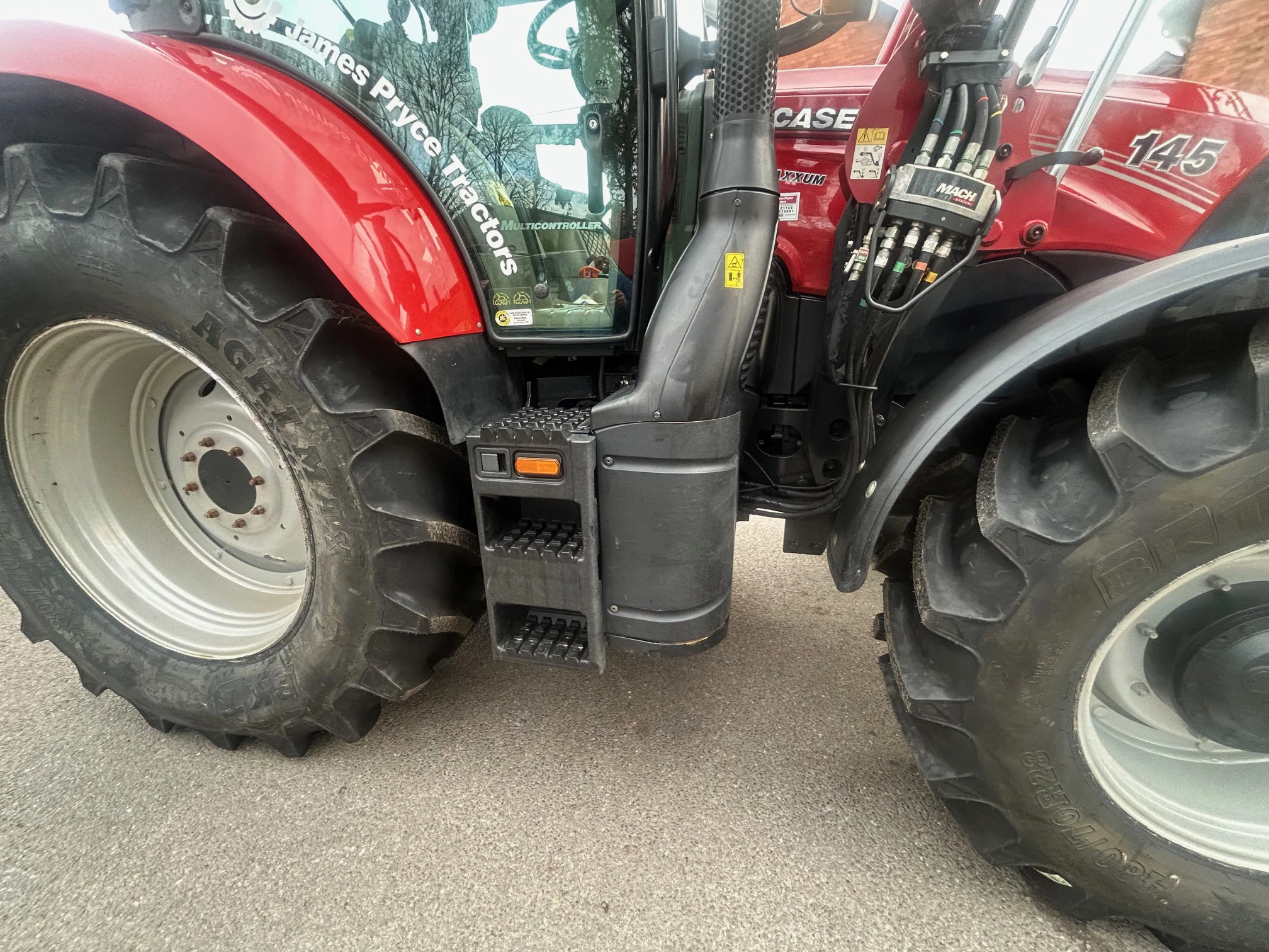 Case IH Maxxum 145 & loader Image