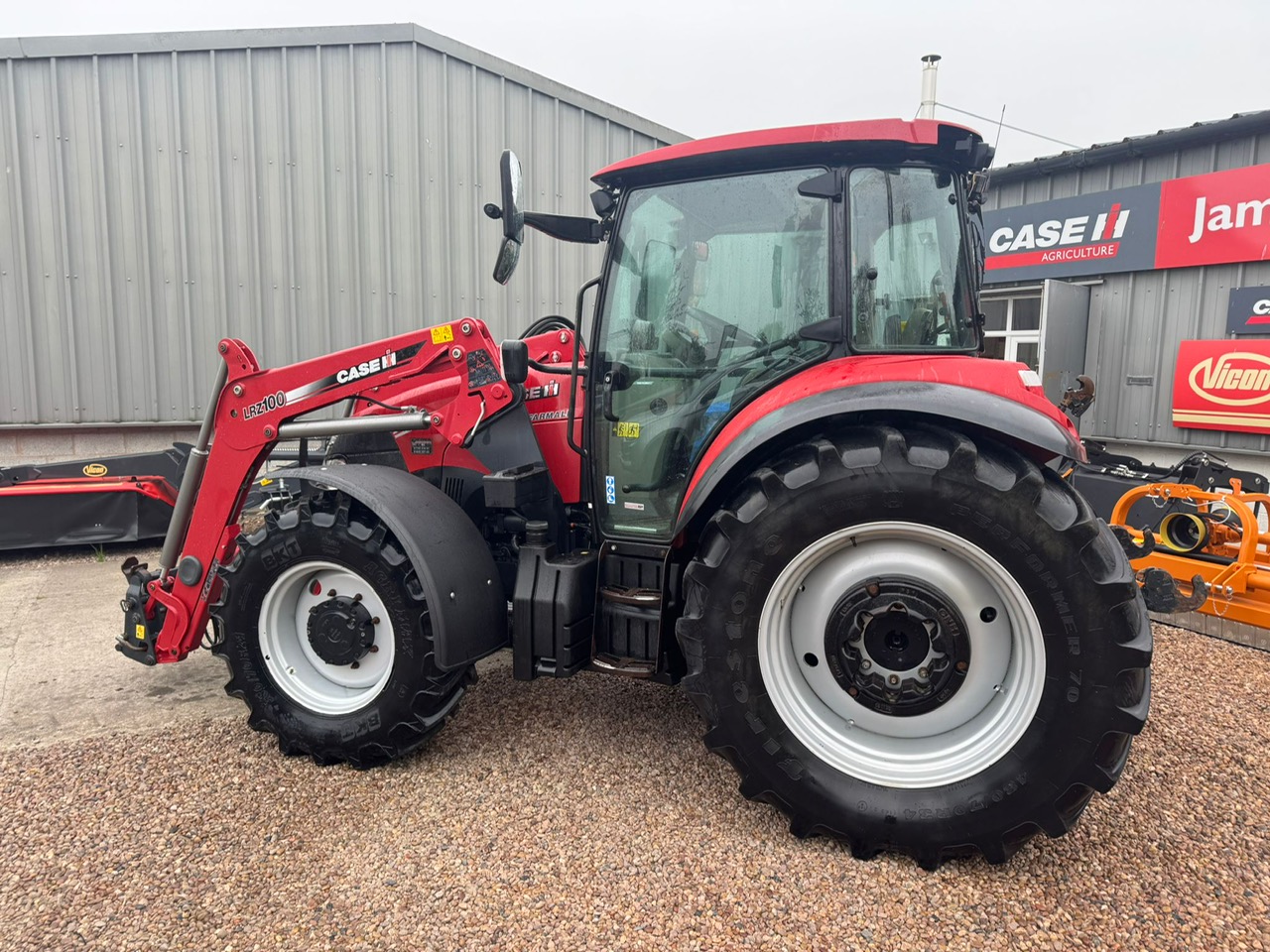Case IH Farmall 115C & loader (1) Image