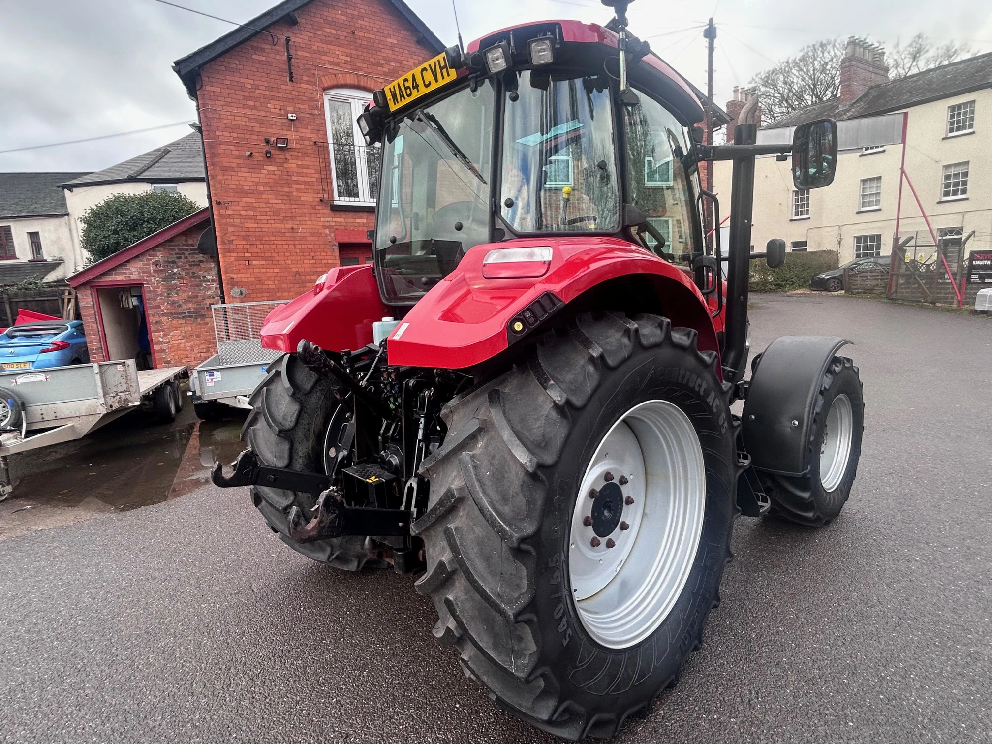Case IH Farmall 115U Image