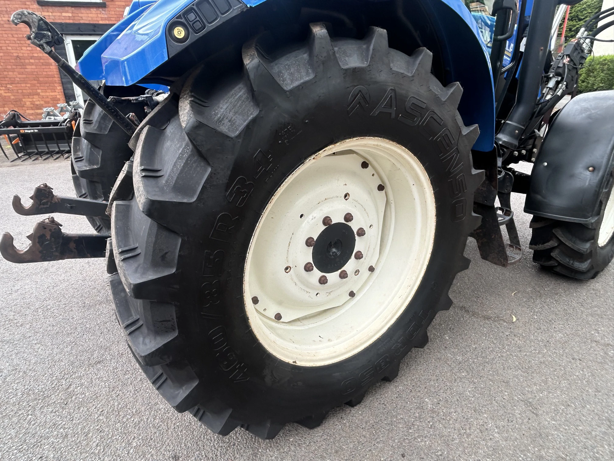 New Holland T5.115 & Quicke loader Image