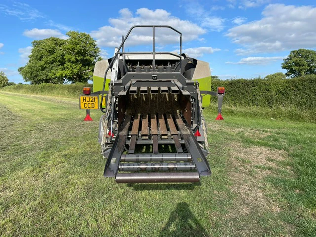 Claas Quadrant 3200 Baler Image
