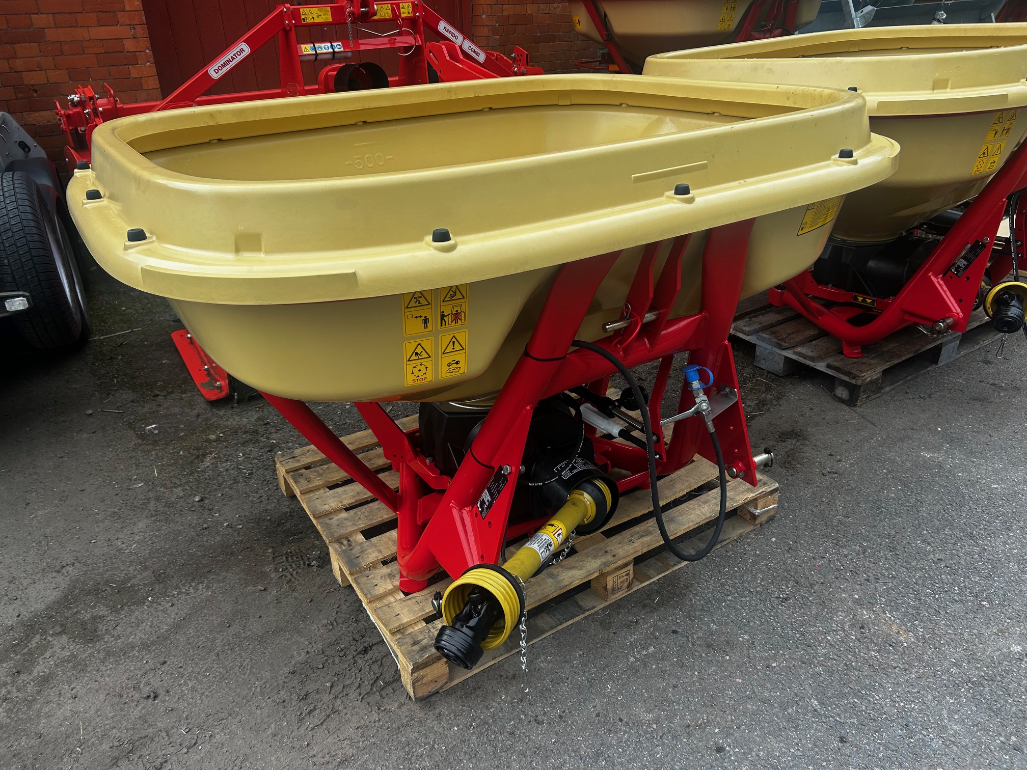 Vicon 954H Varispreader Image