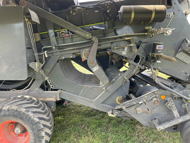 Claas Quadrant 3200 Baler Image
