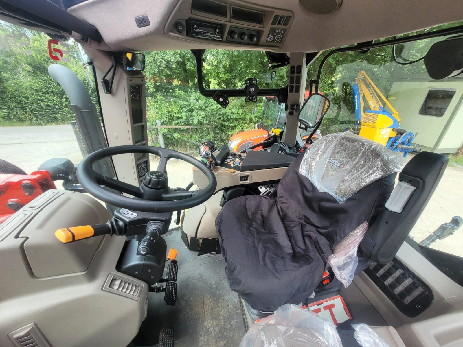 Case IH Vestrum 130 & loader - DEMONSTRATOR Image