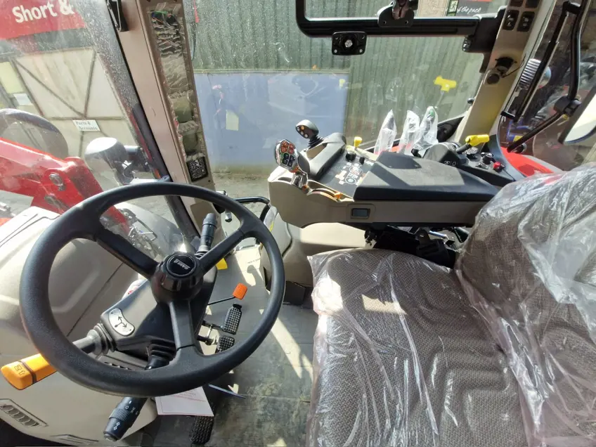 New Case IH Vestrum 120 & loader Image