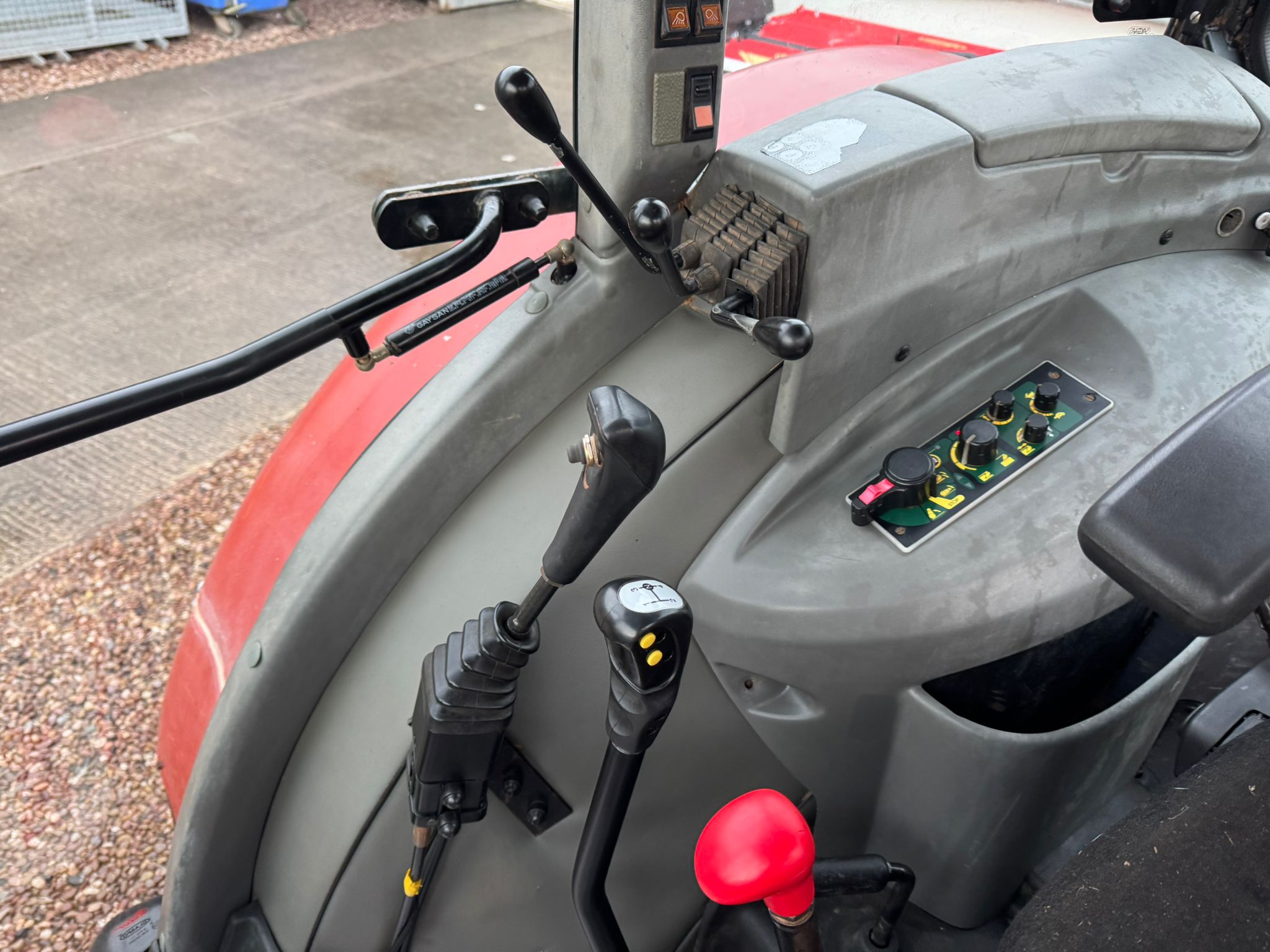 Zetor Forterra 125 & loader Image