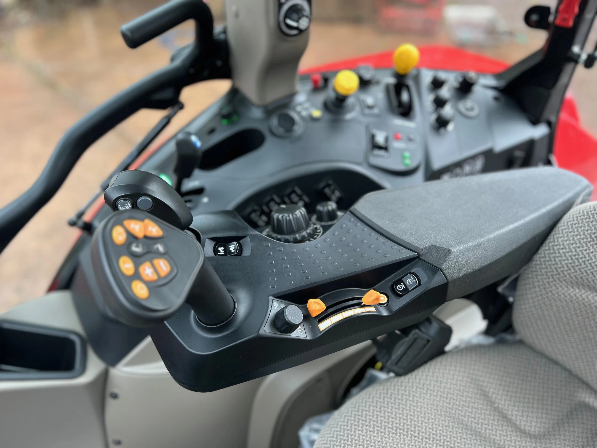 Case IH Luxxum 120 & loader Image