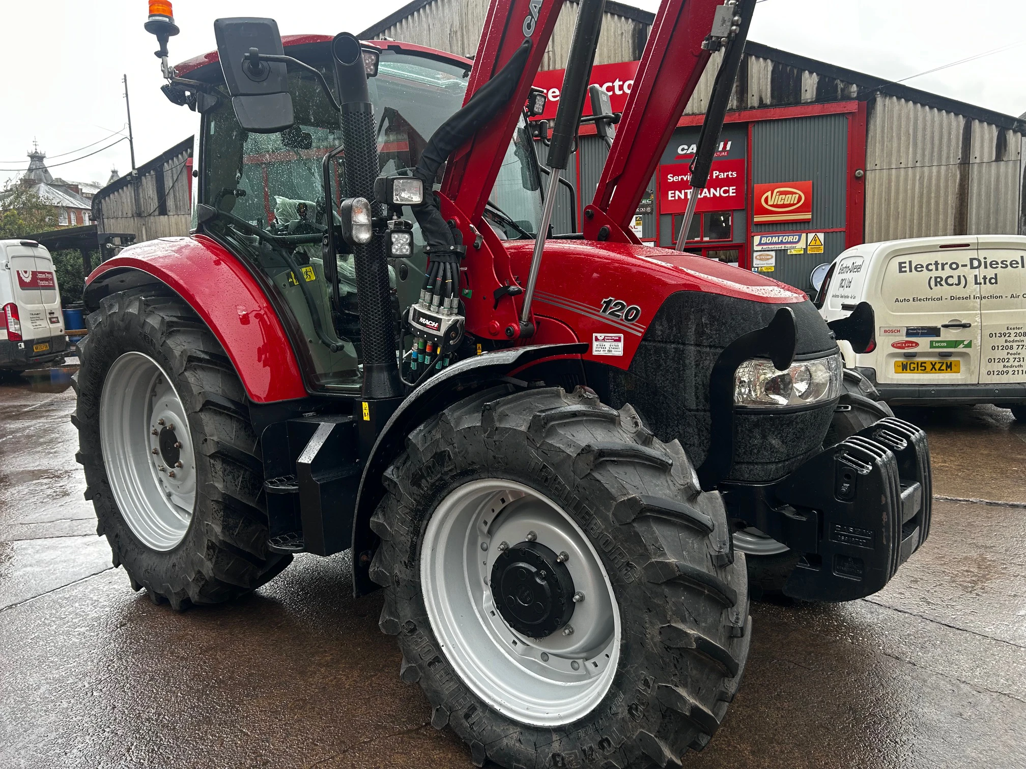 Case IH Luxxum 120 & loader Image