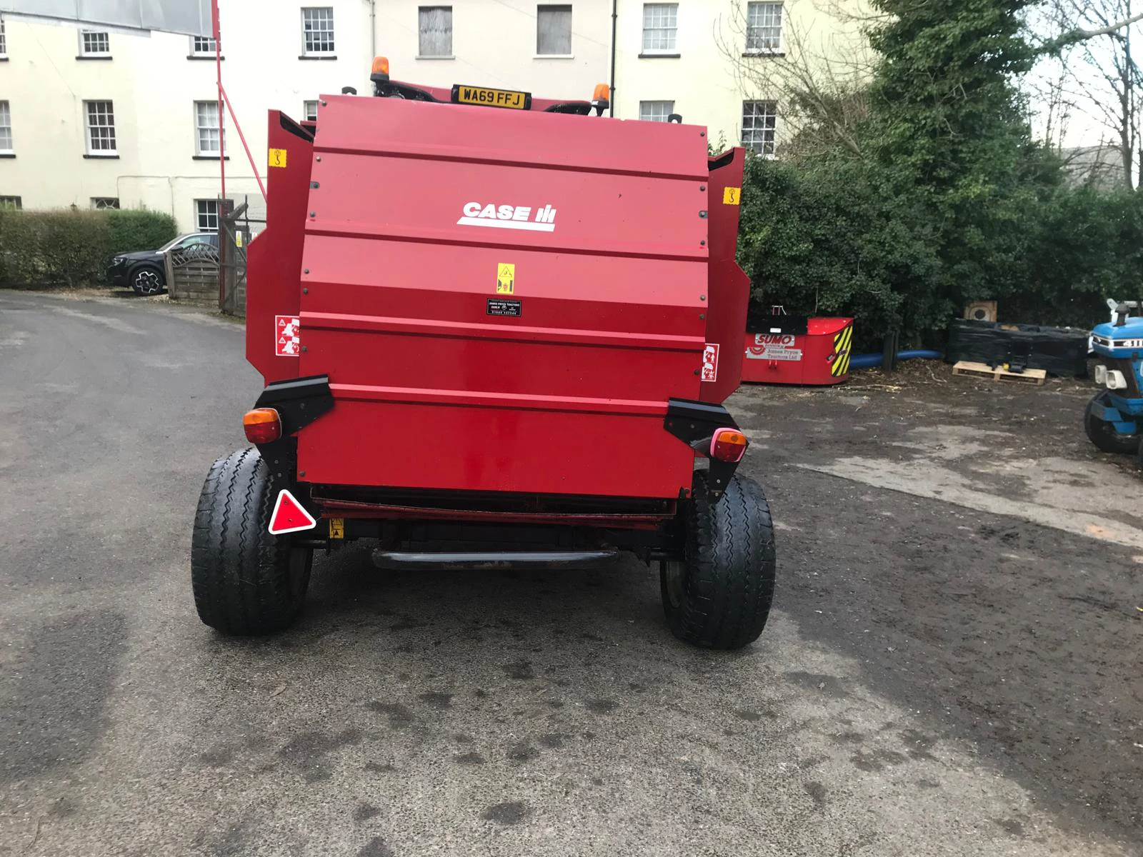 Case IH RB341 round baler Image