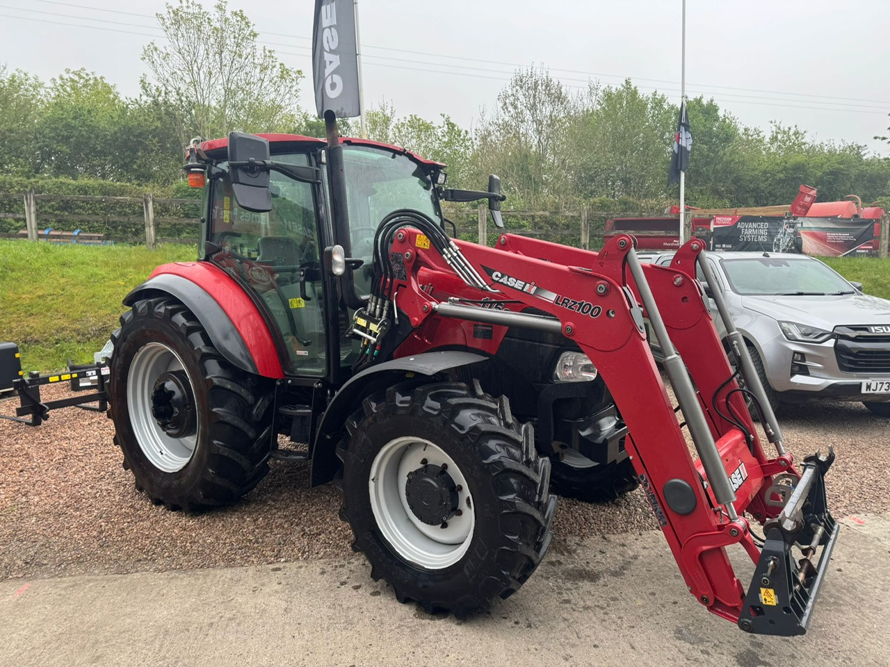 Case IH Farmall 115C & loader