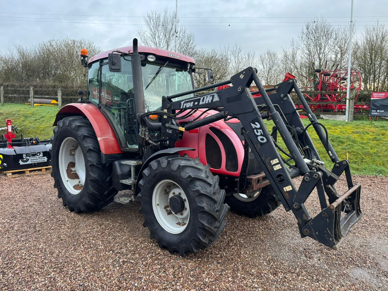 Zetor Forterra 125 & loader Image