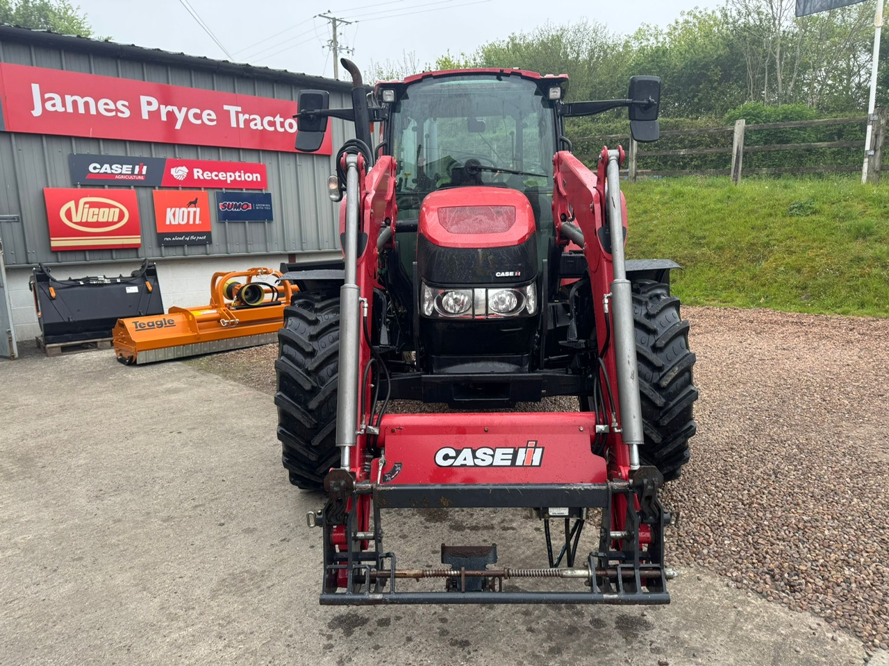 Case IH Farmall 115C & loader (1) Image