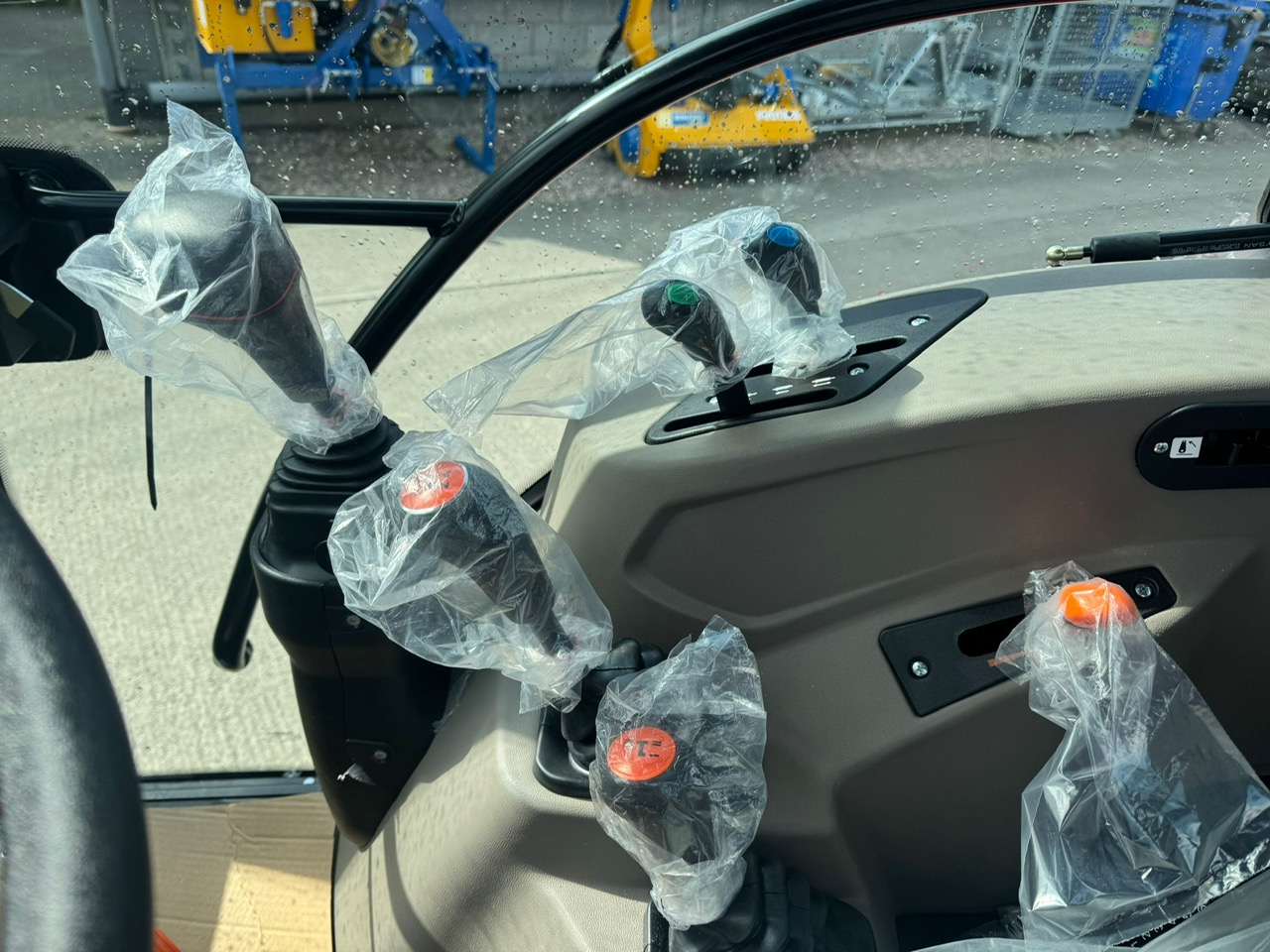 Case IH Farmall 75A & loader Image