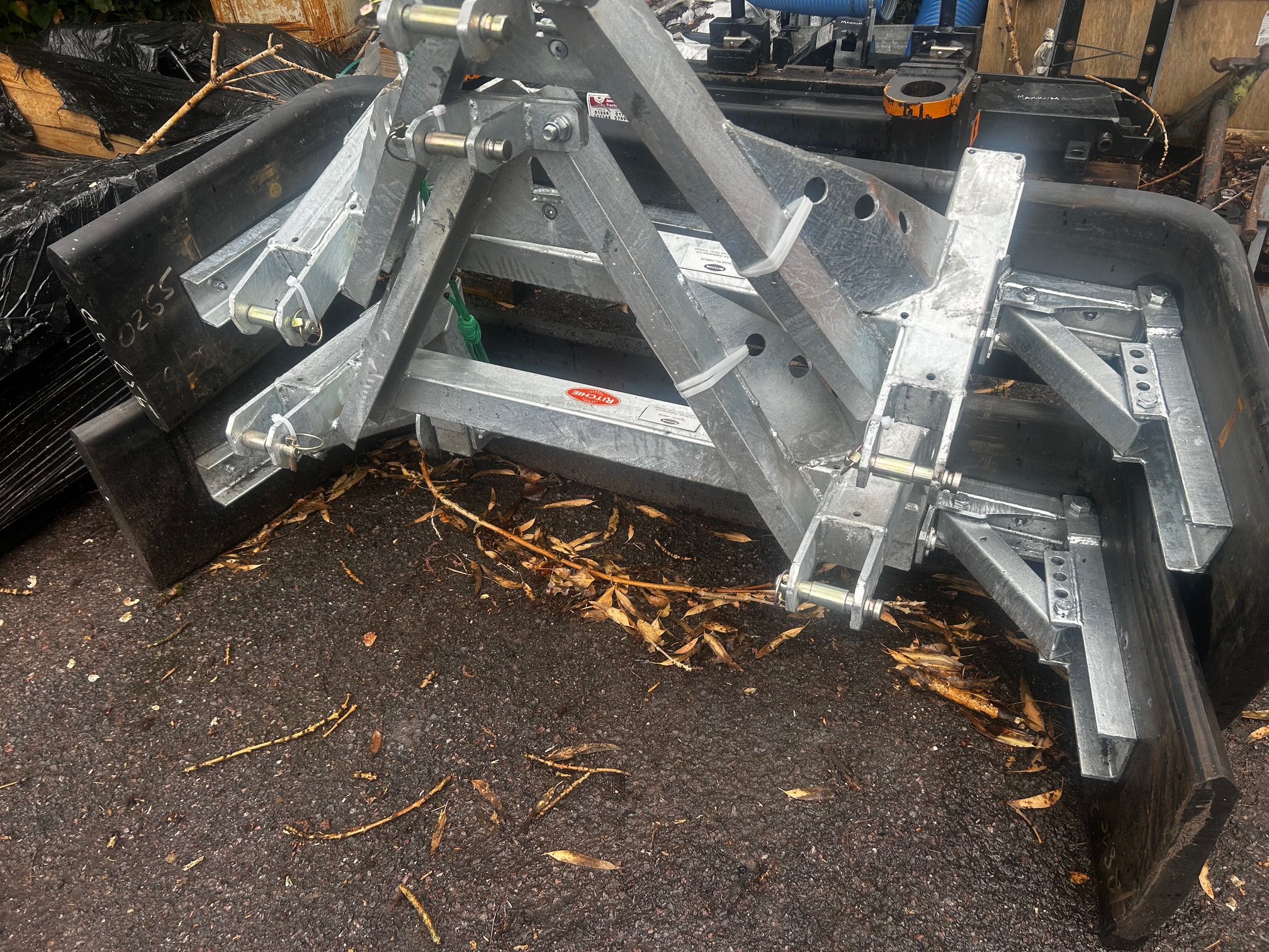 Ritchie  Heavy Duty Yardscraper