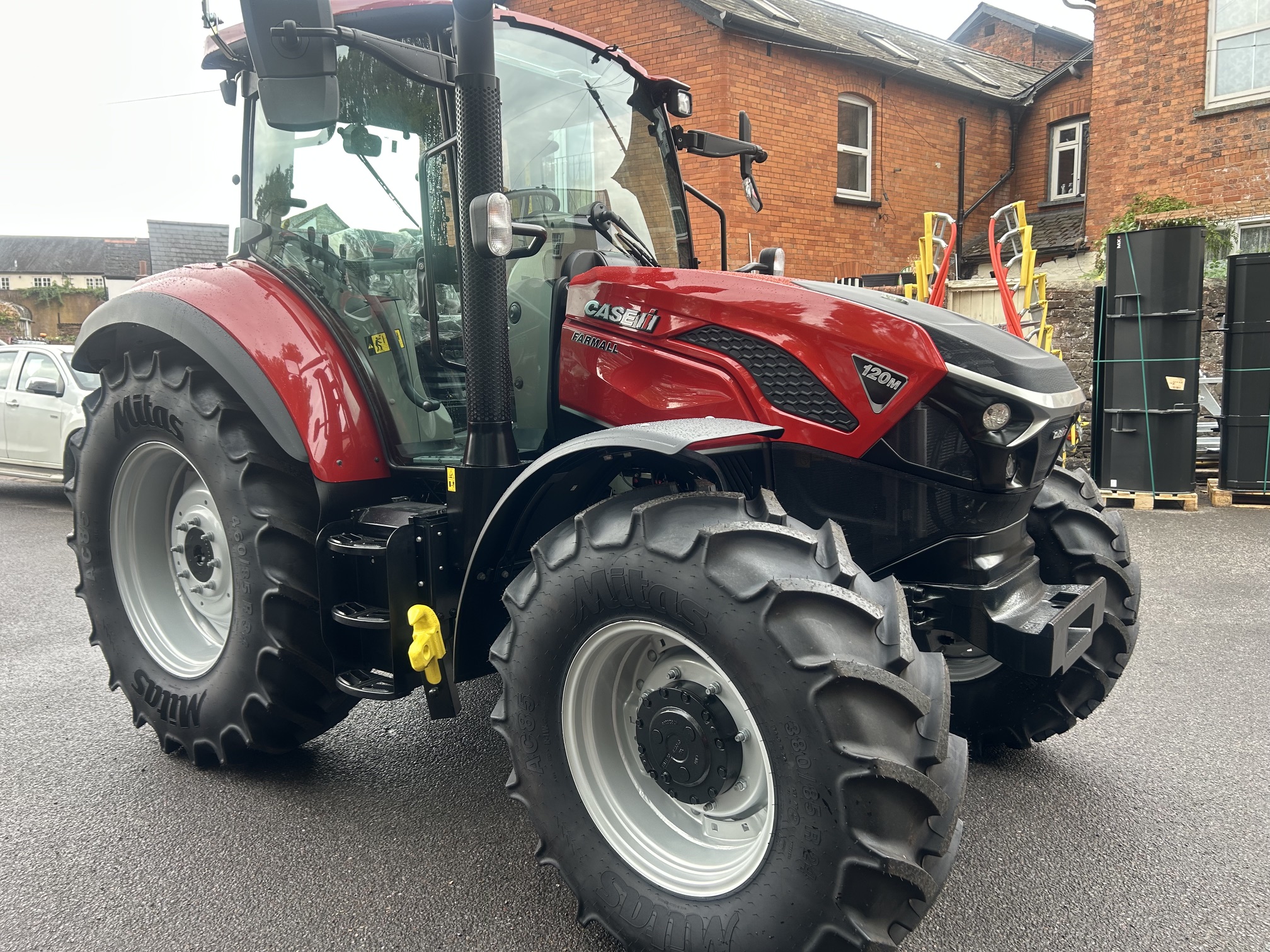 Case IH Farmall 120M